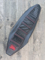 **GARAGE SALE ITEM ETM RTR Thrill Seekers Gator / Red Seat Cover