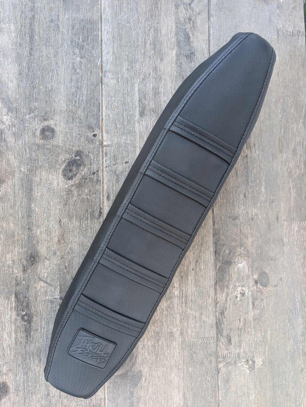 **GARAGE SALE ITEM ETM RTR SEAT With Blackout Thrill Seeker Seat Cover